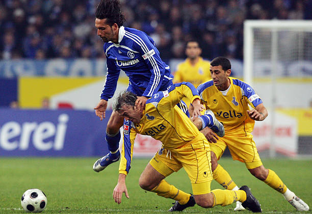 调整备受外 调整备受外